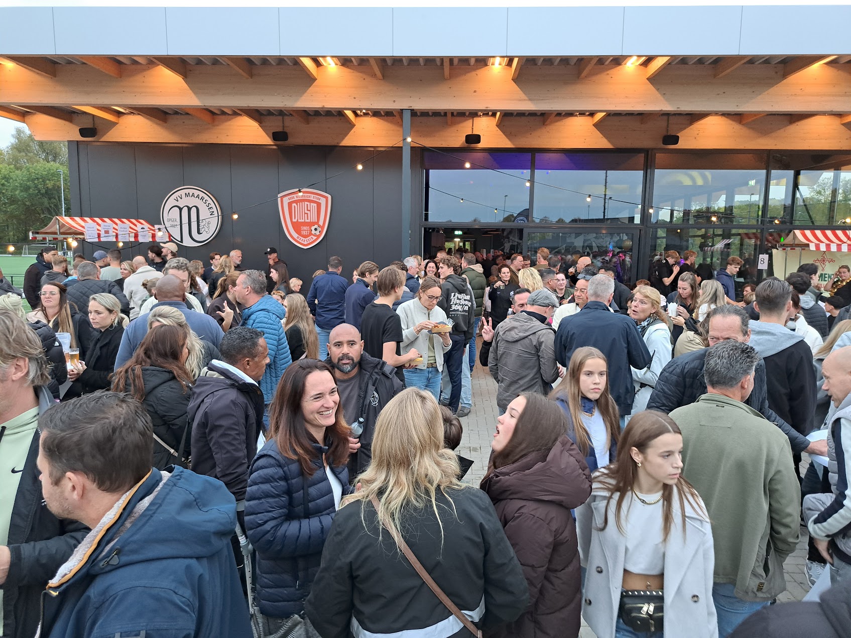 Opening clubhuis